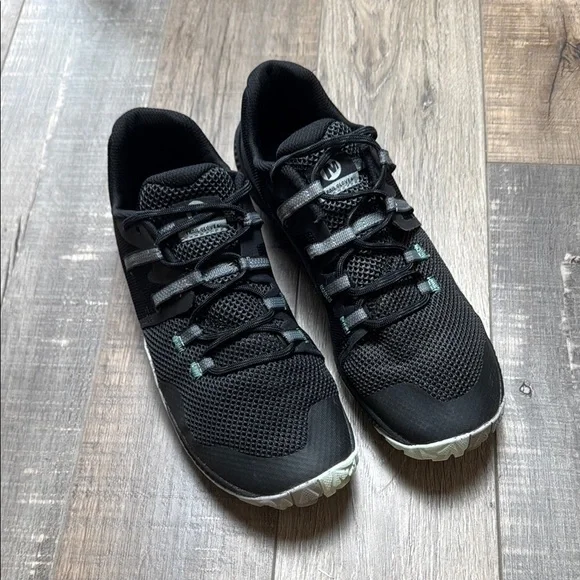 Merrell Woman’s Barefoot Trail Glove Running Shoes - Picture 2 of 6